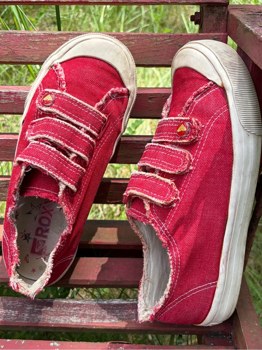 ROXY Shoes SKIPPER Sneakers Slip On Red Canvas White Size 7.5